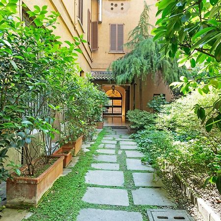 Renovated Penthouse Duomo & Via Torino Apartment Milan Exterior photo