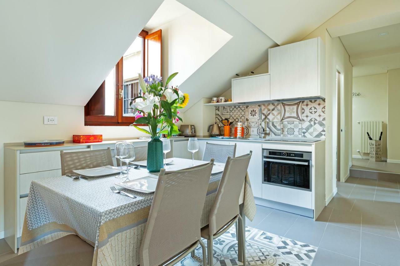 Renovated Penthouse Duomo & Via Torino Apartment Milan Exterior photo