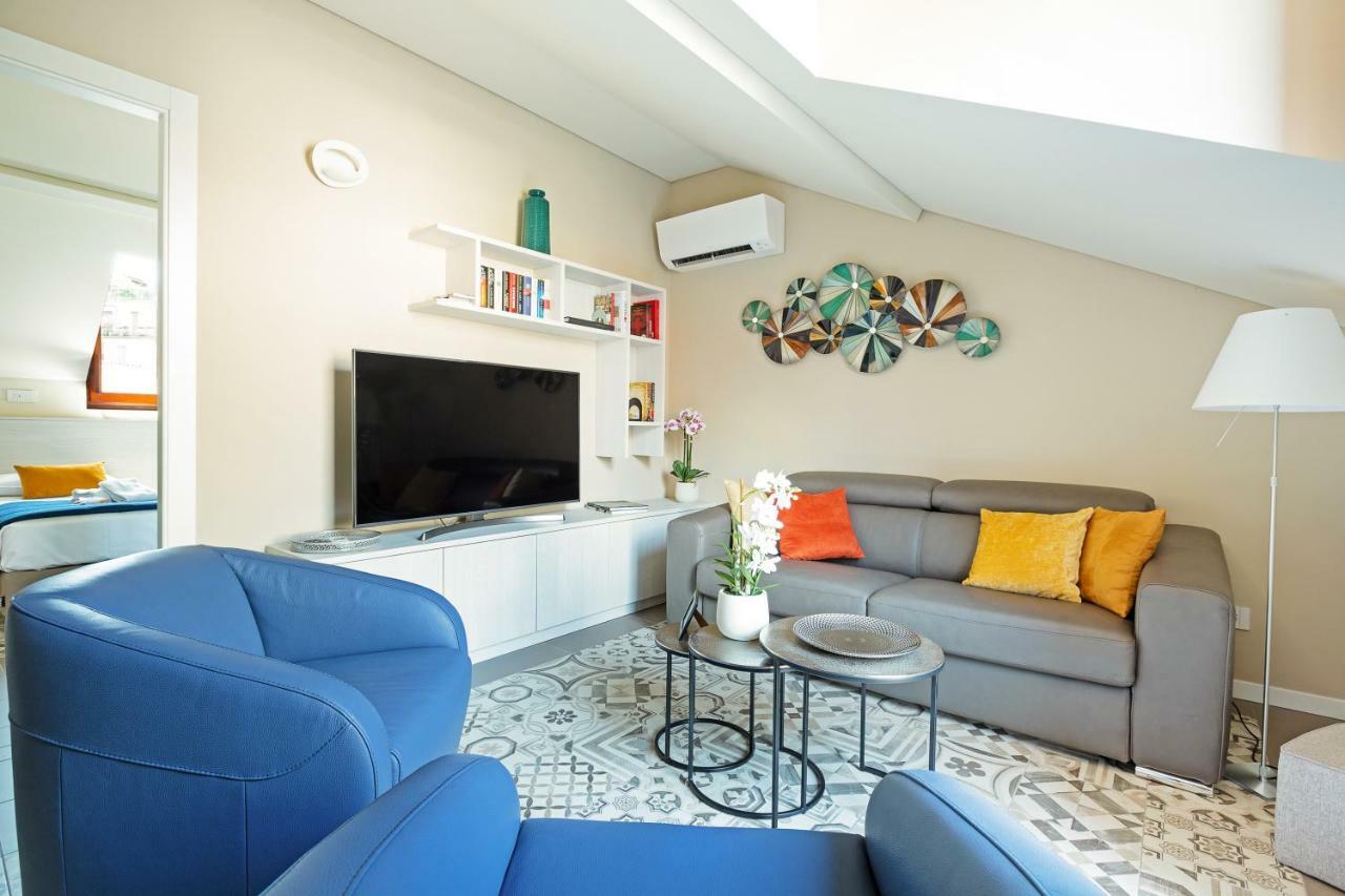 Renovated Penthouse Duomo & Via Torino Apartment Milan Exterior photo